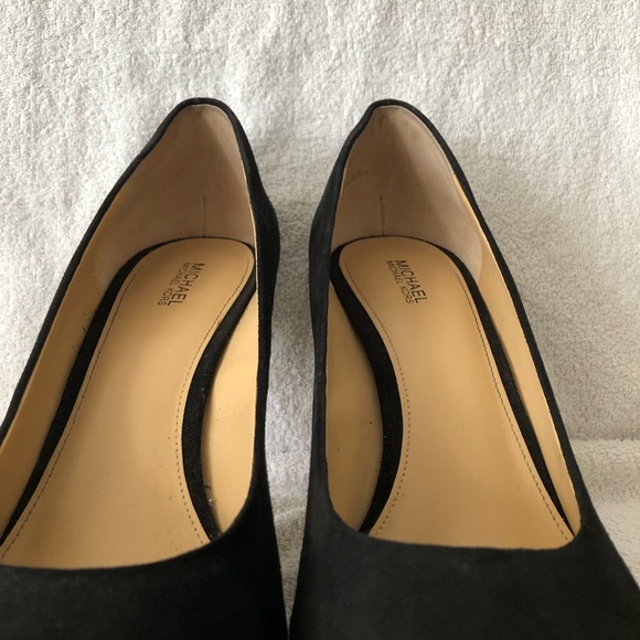 Michael Kors Black Suede Yasmin Pumps Size 11 - Picture 3 of 7
